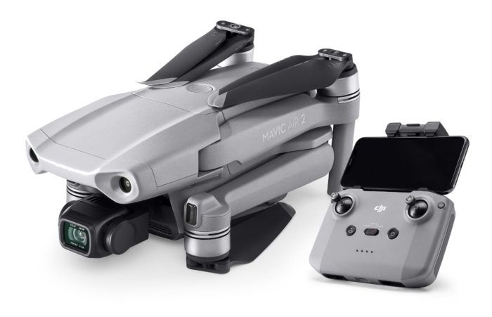 immagine di mavic air 2 con radiocomando