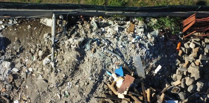 immagine di discarica scoperta. da drone polizia municipale ciampino