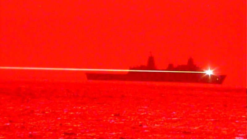nave della marina usa spara laser per distruggere drone