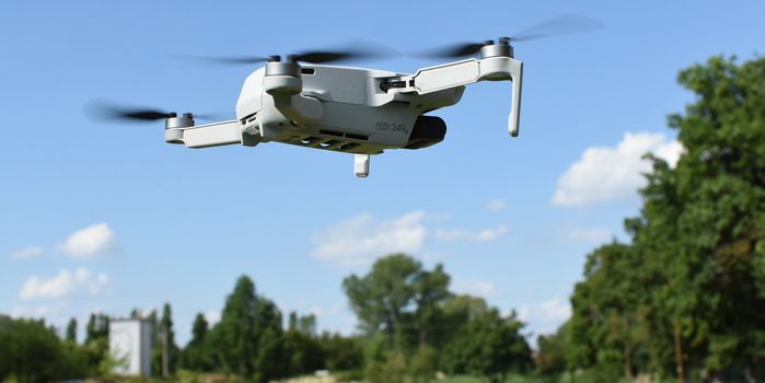 immagine di dji mavic mini volo