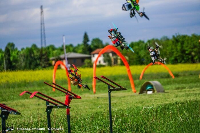 immagine di foto corsa torneo fpv drone racing