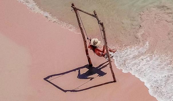 immagine di ragazza sul mare