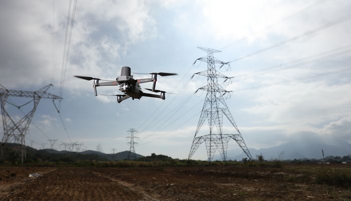 immagine di dji mavic 2 enterprise advanced doppia camera