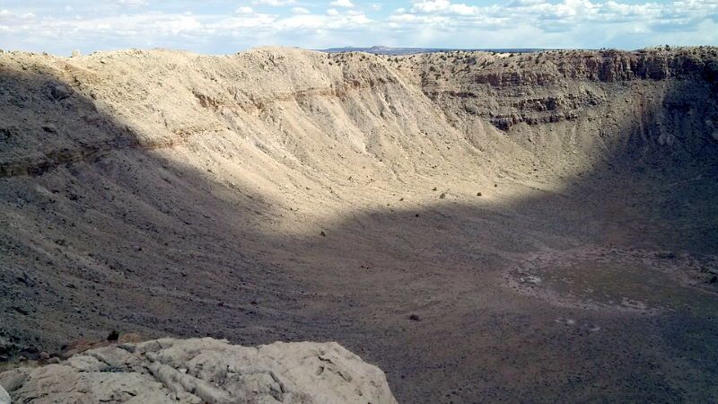 immagine di cratere causato da impatto di meteorite in arizona