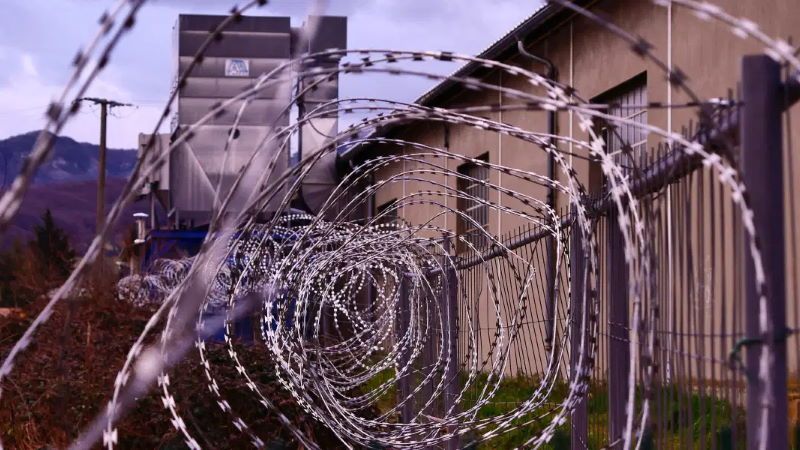 droni lame per segare le sbarre carcere francese nimes