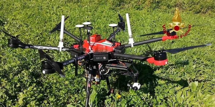 immagine di drone vigili fuoco lifeseeker