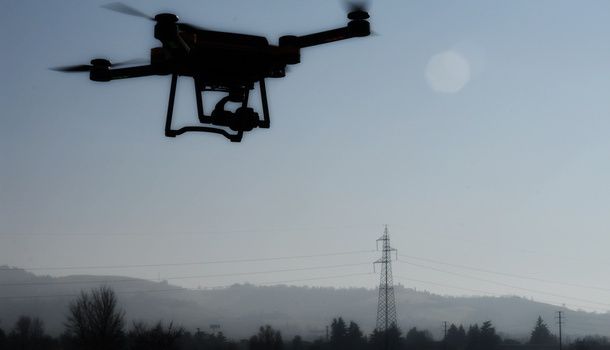immagine di drone ispezione industriale