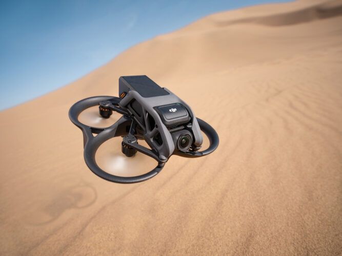 immagine di DJI AVATA volo deserto