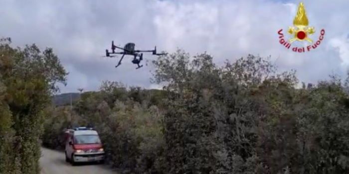 drone dei vigili del fuoco ritrova donna scomparsa isola d'elba
