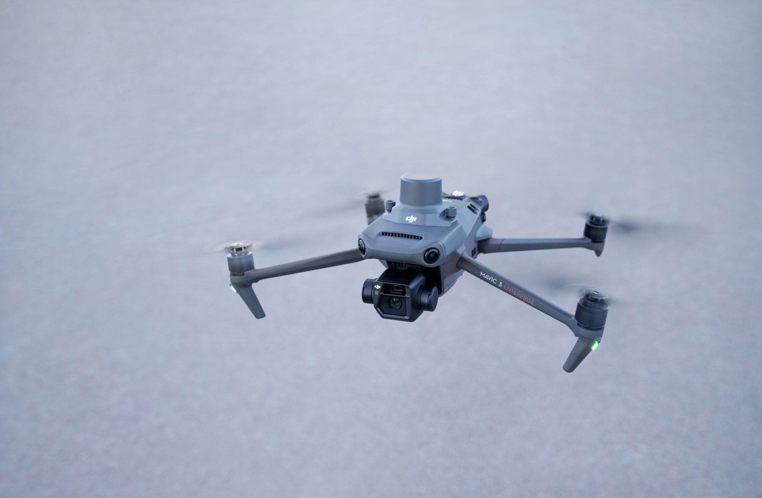 immagine di M3E in the air 01 scaled
