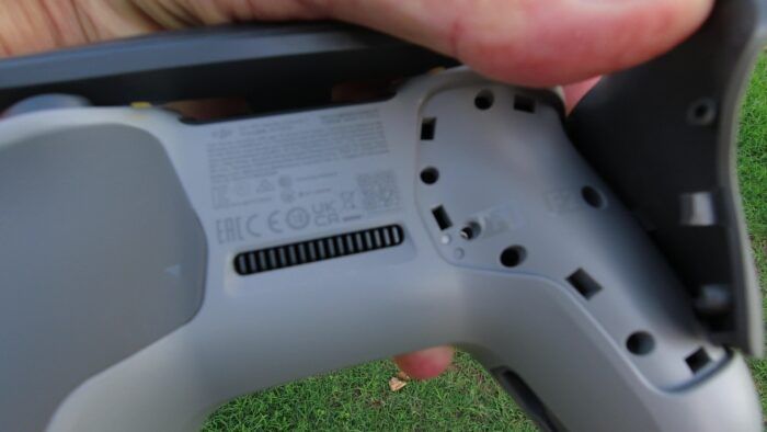 immagine di viti f1 e f2 controller dji avata