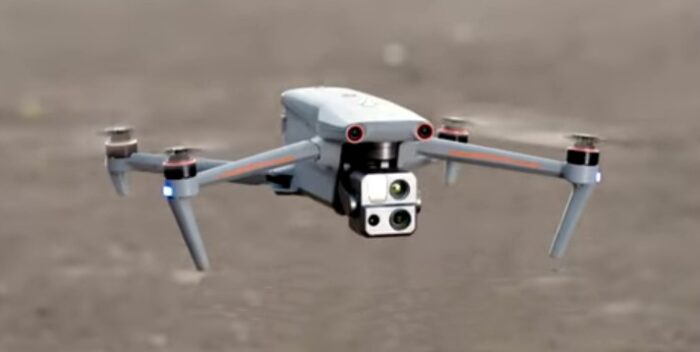 immagine di drone autel evo max 4t in volo