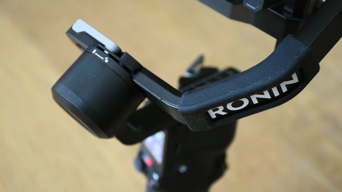 immagine di dji rs3 mini braccio