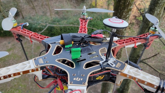 immagine di drone dji f550