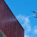 immagine di drone pulizia pareti verticali