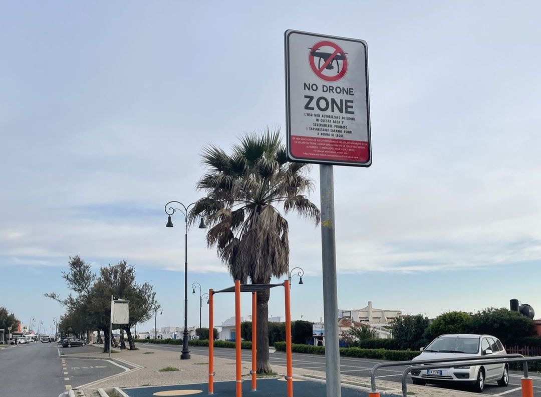 immagine di no drone zone fiumicino