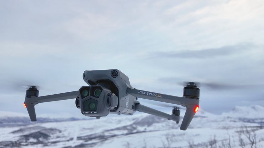 immagine di drone dji mavic 3 usato al polo