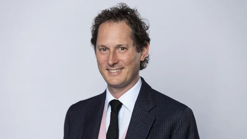 john elkann droni porta a porta violazione privacy
