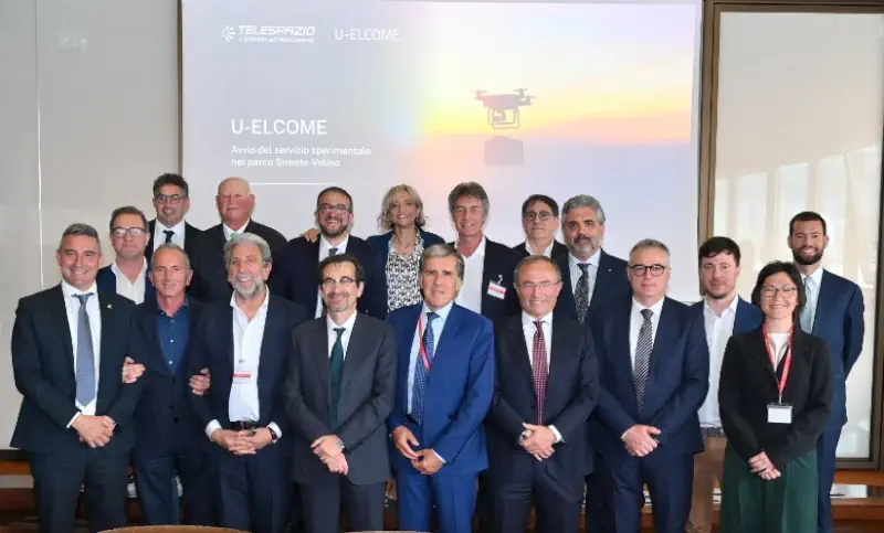 U-elcome foto di gruppo dei presenti evento telespazio