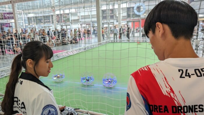 immagine di suqadra sud corea drone soccer