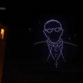 spettacolo luminoso droni papa francesco barcellona