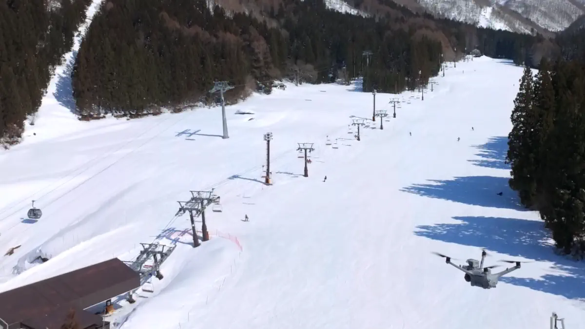 droni dji per la sicurezza delle piste da sci in giappone