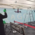 drone pilotato con guanti smart al posto del radiocomando ricerca dragon lab università di tokyo