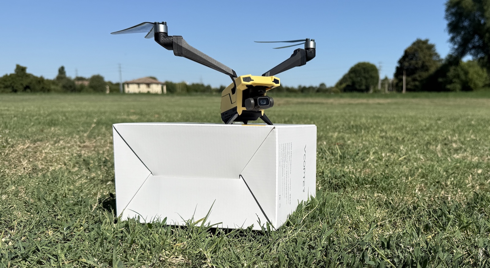 drone falcon mini a terra
