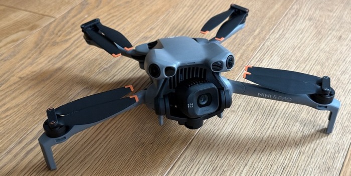 immagine del gimbal del drone dji mini 5 pro