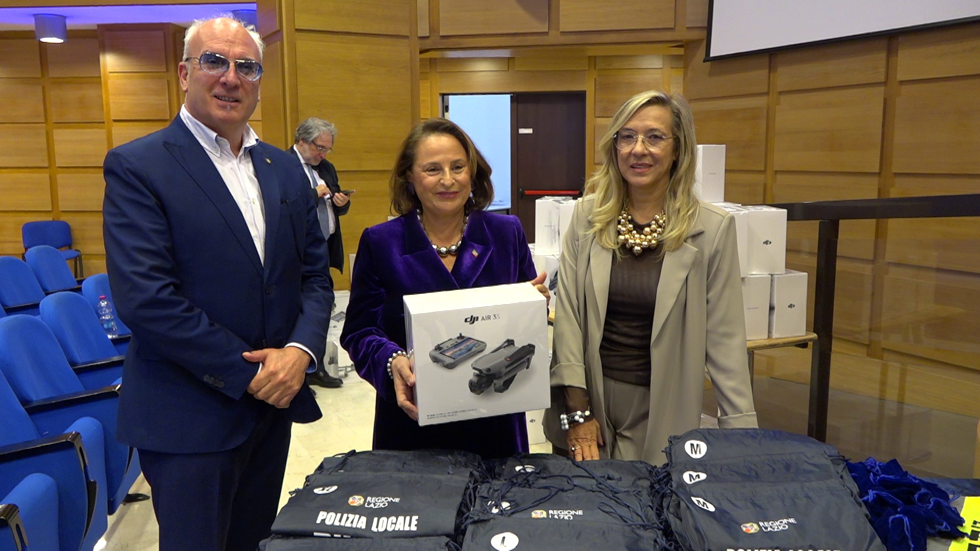 consegna-dronii-alle-polizie-locali-della-regione-lazio