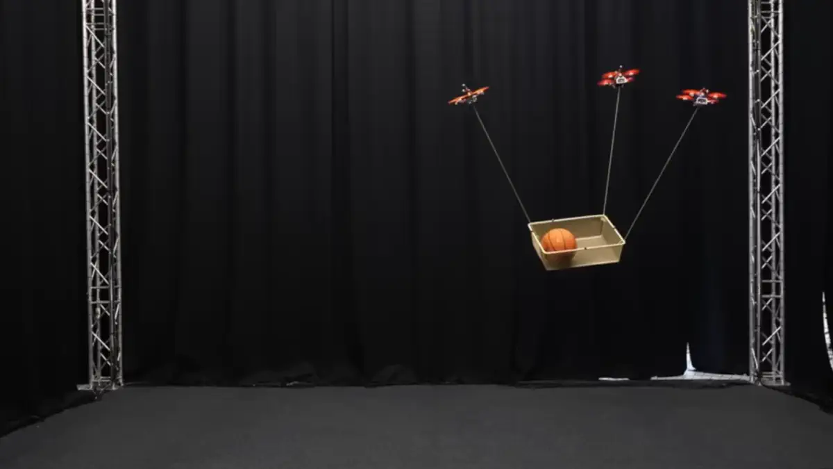 tu delft droni autonomi cooperano per trasportare carichi pesanti