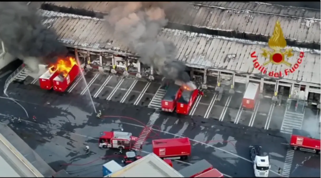 video drone vigili del fuoco incendio milano bartolini luglio 2026